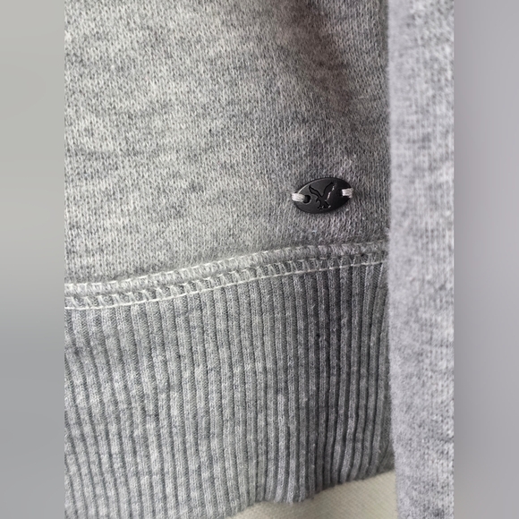 American Eagle Sequin Penguin Grey Sweatshirt XS Cute Cozy Winter Pullover - Picture 7 of 9